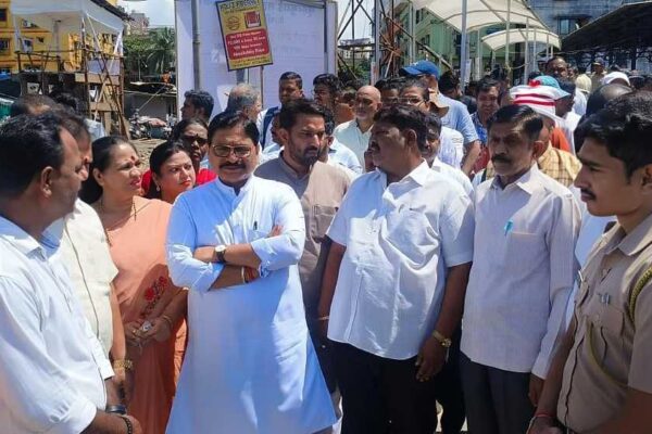 MP Ravindra Waikar Reviews Key Infrastructure Projects In Versova And Andheri West, Calls For Faster Progress