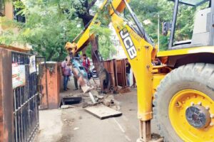 Santacruz Residents Frustrated As Civic Works Claim Yet Another Footpath