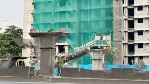 BMC Demolishes Dangerous Vikhroli Foot Overbridge, Pedestrians Left Crossing Busy Road