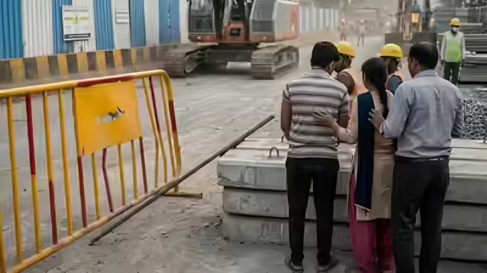 Iron Rod Rebounds At Worli–Sewri Corridor Site, Injures Pedestrian Near KEM Hospital