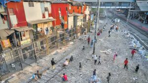 Western Railway Fences Off Filthy Stretch Near Bandra Tracks To Curb Dumping & Trespassing