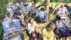 Protests & Counter-Protests Erupt In Cuffe Parade Over Proposed Sea Bund