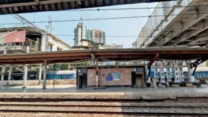 Mulund Station’s New ‘Jodi’ FOBs Face Design Flaw, Miss Key Link To Ticket Office
