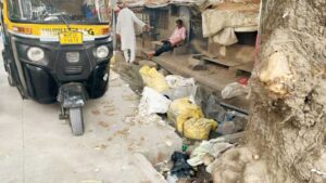 Vakola Residents Flag Safety Concerns Over Incomplete BMC Road Concreting Work In Santacruz East