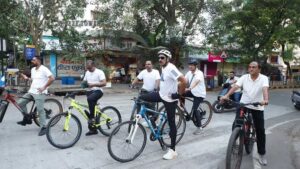 NMMC Commissioner Dr Kailas Shinde Reviews Civic Infrastructure During Bicycle Inspection Across Belapur & Nerul