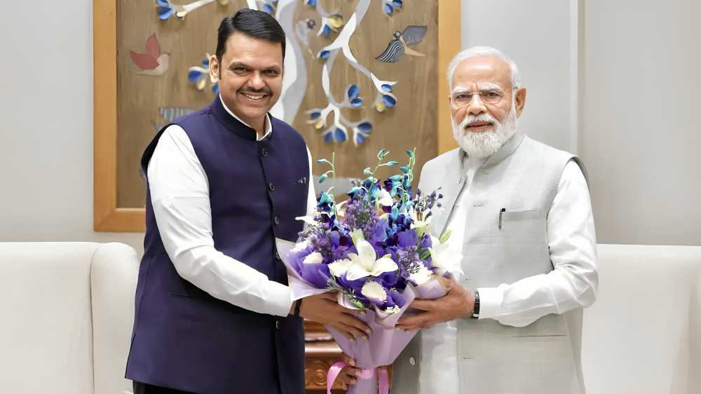 CM Fadnavis Meets PM Modi, Reviews Maharashtra Infrastructure & Development Projects