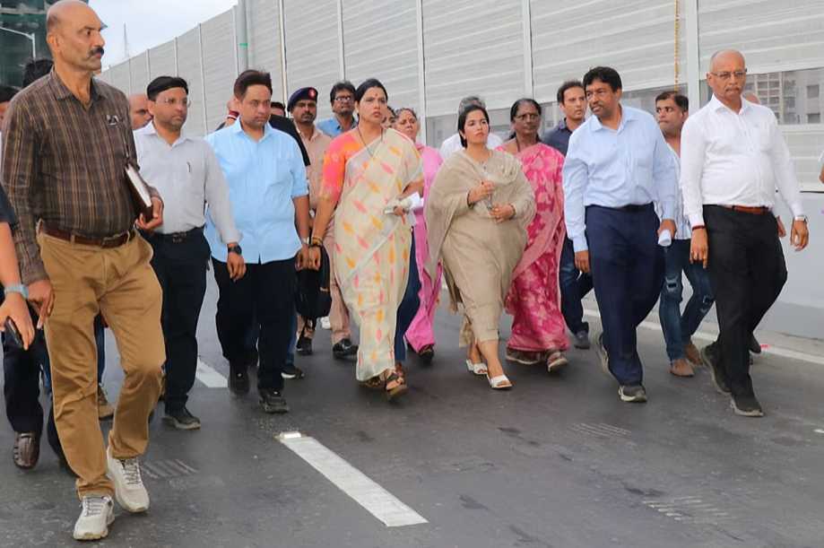 Mayor Ritu Tawde Inspects Extended Mrunaltai Gore Flyover, Directs Completion Of Finishing & Surface Improvement Works