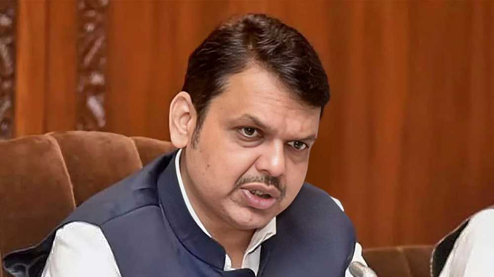 CM Fadnavis Directs Fast-Track Redevelopment Of Buildings Affected By Airport Funnel Zone Restrictions