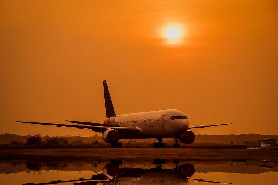 Maharashtra Explores India’s First Offshore Airport Near Mumbai, DPR To Be Prepared