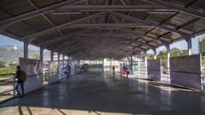 Mumbai Railway Stations May Get Retail Outlets On Elevated Decks
