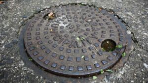 Mumbai’s Manhole Covers Have Evolved Over 150 Years To Address Safety Challenges