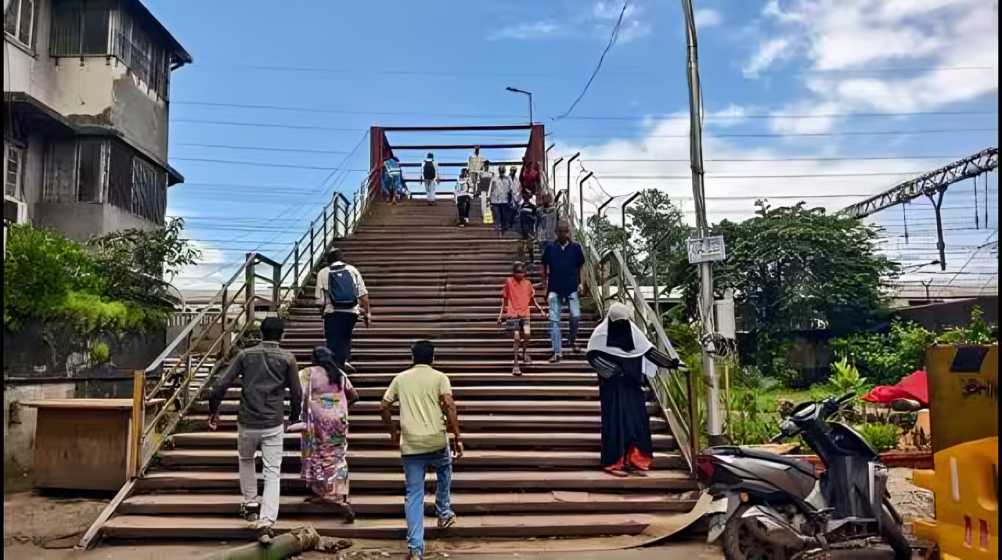 Dharavi-Sion Foot Overbridge Remains Open As Residents Protest Proposed Closure