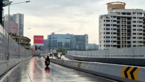 Mumbai’s Rs 248-Crore Mrinaltai Gore Flyover Raises Skid Concerns Among Bikers