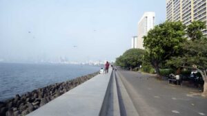 BMC Deploys 29 Dust-Suction Machines As Mumbai Intensifies Air Pollution Control Measures